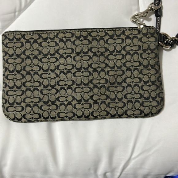 Coach wristlet - Picture 3 of 4